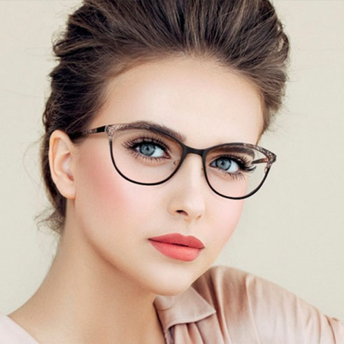 انواع-عینک-طبی-زنانه
